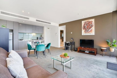 Grosvenor On Queens Luxury Melbourne CBD Apt - Accommodation Port Hedland 0