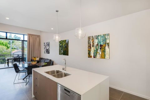 H6B - Round About Bulimba - Accommodation Port Hedland 1