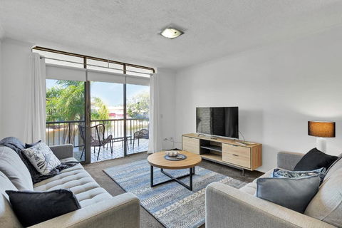 HACIENDA- CANAL VIEWS AND COMFORT - Accommodation Port Hedland 2