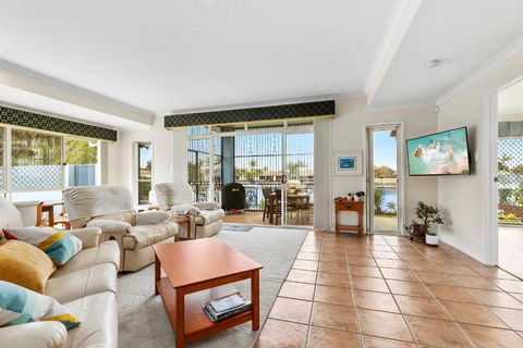 HALYCON HOUSE - Accommodation Port Hedland 0