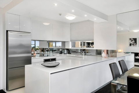 HARIS - Modern 2BR Apartment With Views - Accommodation Port Hedland 1