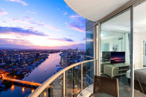 HIGH FLOOR GUARANTEE - 3 Bedroom Plus Study Apartments At Chevron Renaissance - Self Contained & Privately Managed - Wow Stay - Accommodation Port Hedland 0