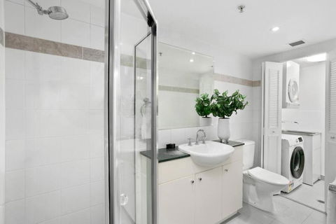 HELP1 - Chatswood Charm Central Apartment Near Station - Accommodation Port Hedland 3