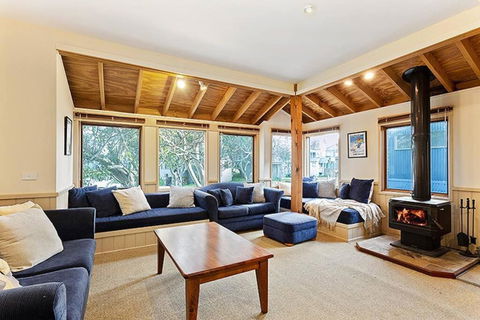 HAY SHED Chalet, Alpine-getaways - Accommodation Port Hedland 2