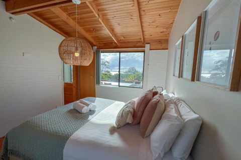 HEXAGON BEACH HOUSE Binalong Bay Of Fires Views - Accommodation Port Hedland 2