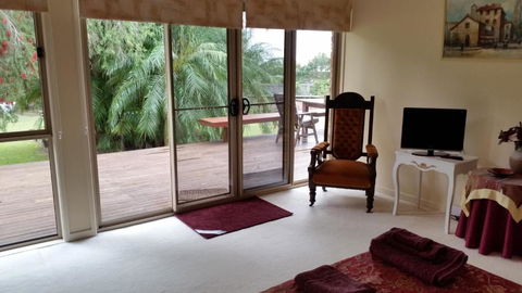 Hilltop Hideaway - Accommodation Port Hedland 2