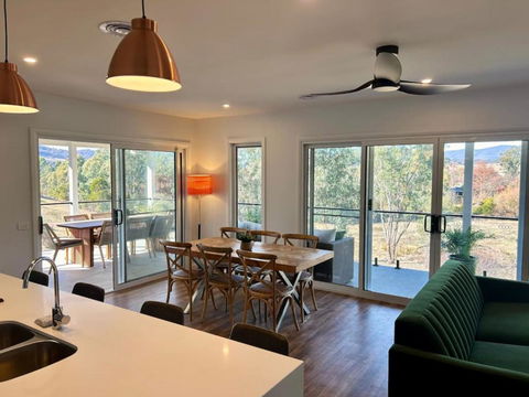 House On The Hill - Accommodation Port Hedland 1