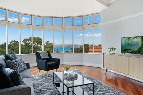 Huge Harbour View Apartment In Historic Home - Accommodation Port Hedland 0