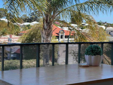 Humble & Cosy, In The Heart Of East Vic Park - Accommodation Port Hedland 1