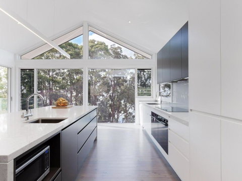 Iluka Stunning Air Conditioned House With WI FI And Water Views - Accommodation Port Hedland 2