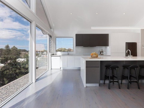 Iluka Stunning Air Conditioned House With WI FI And Water Views - Accommodation Port Hedland 3