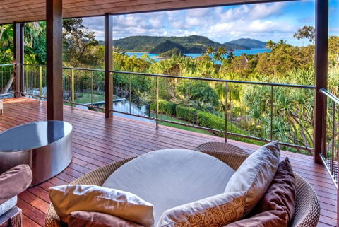 Indulge In The Lap Of Luxury, Iluka Is Your Private Ocean-view Haven On Half An Acre With Infinity Pool And Two Golf Buggies - Accommodation Port Hedland 1