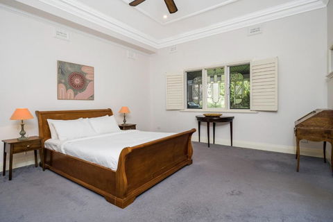 Incredible 3-Bed Renovated Home With Huge Garden - Accommodation Port Hedland 1