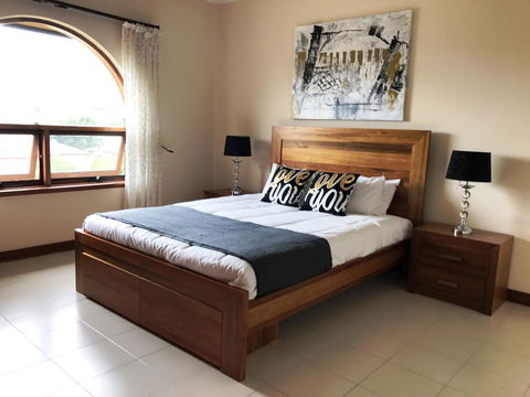 Adelaide's Holiday Home - Accommodation Port Hedland 0