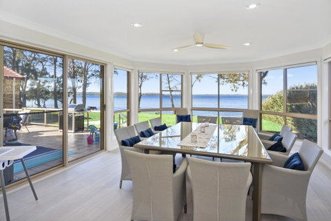 Adrift Retreat - St Georges Basin Waterfront Home - Accommodation Port Hedland 2