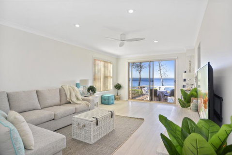 Adrift Retreat - St Georges Basin Waterfront Home - Accommodation Port Hedland 1