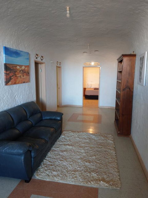 ANTE STREET DUGOUT - Accommodation Port Hedland 2