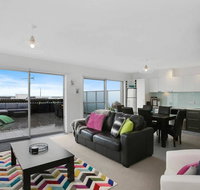 APOLLO 13 PENTHOUSE - free wifi  huge terrace - Accommodation Port Hedland