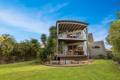 Aqua Vista - A Stroll To Paynesville Forshore - Accommodation Port Hedland 3