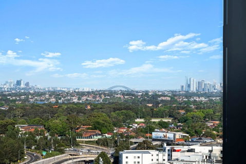 Luxury 1BR Apt With Stunning City Skyline Views - Accommodation Port Hedland 1