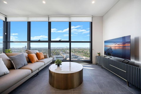 Luxury 1BR Apt With Stunning City Skyline Views - Accommodation Port Hedland 0