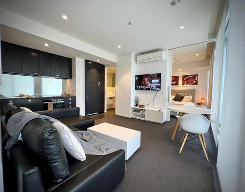 Luxury 2 Bedroom Suite Near Adelaide With A Car Park - Accommodation Port Hedland 3