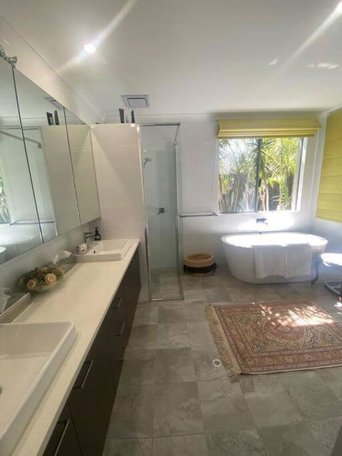 Luxury Executive Home With Pool - Accommodation Port Hedland 1