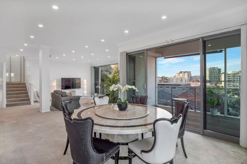 Luxury Retreat Sydney Airport Direct Train Line - Accommodation Port Hedland 3