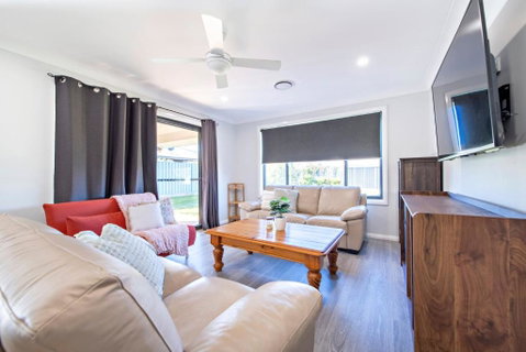 Magnolia Entertainer - Firepit, Pets Welcome - Accommodation Port Hedland 1