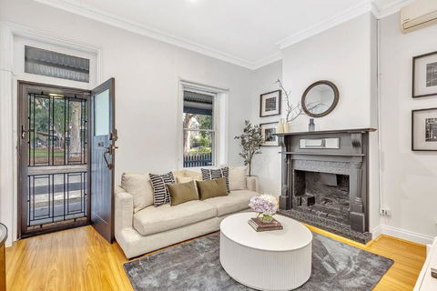 Main Street Terrace - An Elegant Urban Escape - Accommodation Port Hedland 2