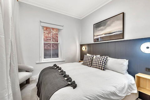 Main Street Terrace - An Elegant Urban Escape - Accommodation Port Hedland 3