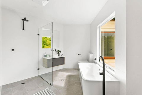 MANHATTAN STYLE 3 STORY LUXURY IN ST PETERS - Accommodation Port Hedland 3