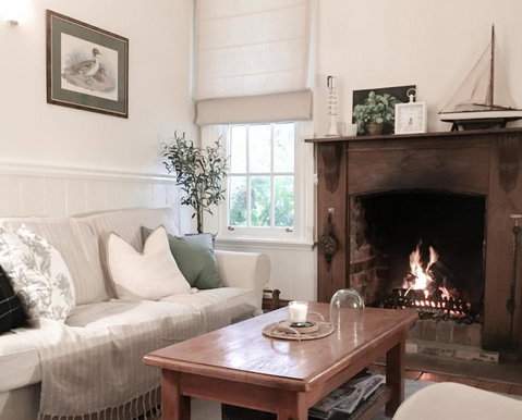 MARIGOLD COTTAGE Charming 1870s Central Daylesford Cottage - Accommodation Port Hedland 2