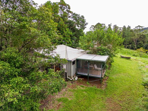 Mena Creek Flower House - Accommodation Port Hedland 3