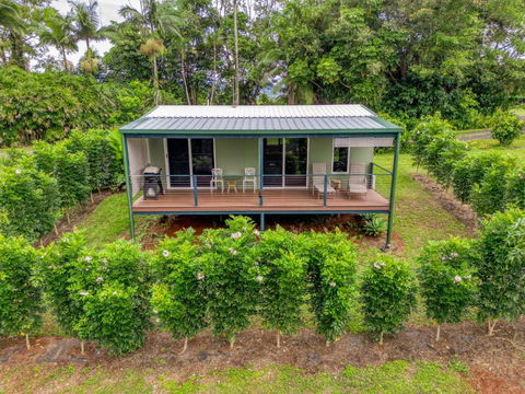 Mena Creek Flower House - Accommodation Port Hedland 2