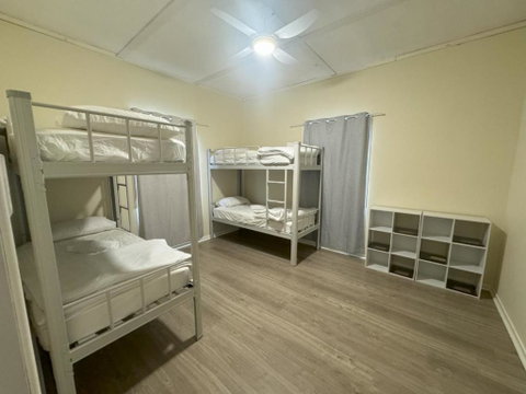 Massive 3 Bedroom Home With Backyard - Accommodation Port Hedland 0