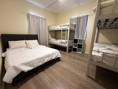 Massive 3 Bedroom Home With Backyard - Accommodation Port Hedland 1