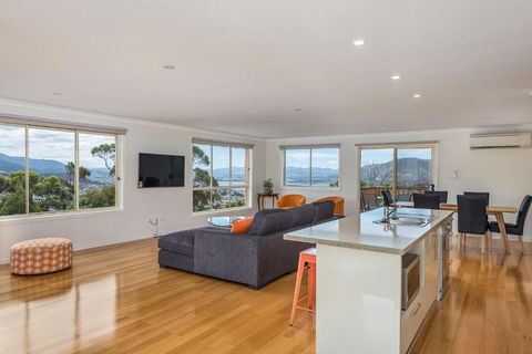 Mayhill Views Space And Style - Accommodation Port Hedland 1