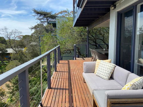 McCrae Treehouse - Accommodation Port Hedland 0