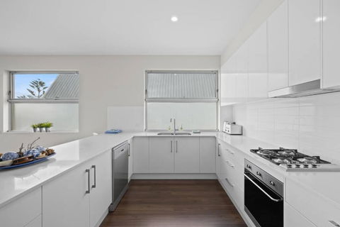 Meander - Port Noarlunga South - C21 SouthCoast Holidays - Accommodation Port Hedland 3