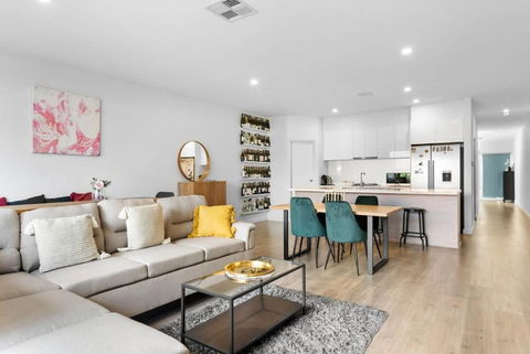 Mellow&Modernized Townhouse-3Beds-Quiet-Anzac Hwy - Accommodation Port Hedland 0