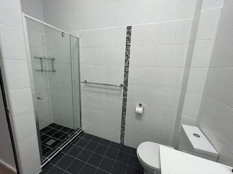 Modern 2 Bedroom Warehouse Conversion - Accommodation Port Hedland 2