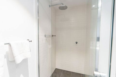 Modern 1 Bed Opposite Racecourse - Accommodation Port Hedland 3