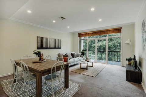 Modern Apartment In The Heart Of Canberra - Accommodation Port Hedland 0