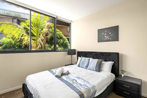 Modern Apt - Free Parking - Convenient Location - Accommodation Port Hedland 0