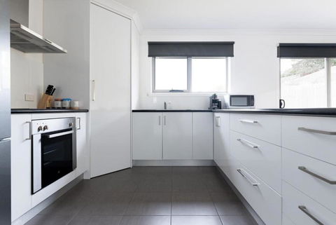 Modern Delight: Cosy Home With Parking - Accommodation Port Hedland 2