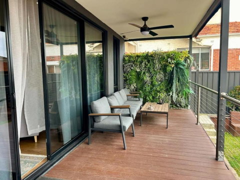 Modern Home - Gr8 4 Groups - Accommodation Port Hedland 2
