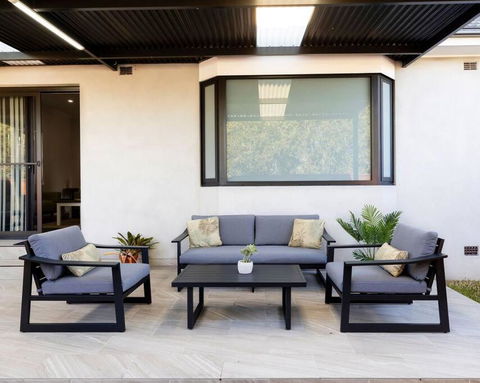 Modern Home In The Heart Of Bankstown - Accommodation Port Hedland 1