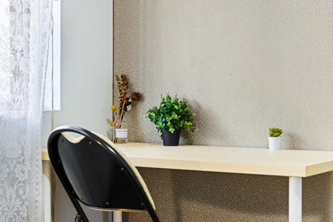 Modern Private Single Room - Centrally Located At Liverpool - Shared Bathroom - Accommodation Port Hedland 2