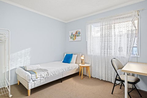 Modern Private Single Room - Centrally Located At Liverpool - Shared Bathroom - Accommodation Port Hedland 0